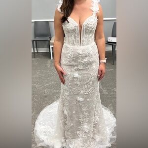 3D Floral Convertible Strap Dress - NEVER WORN (went with different dress)